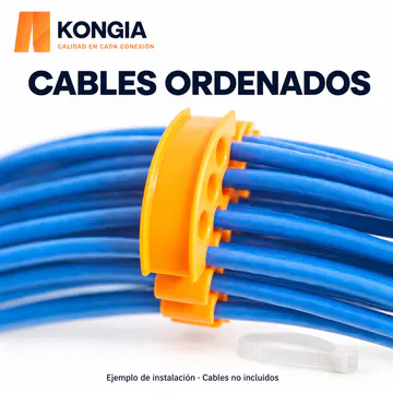 Cables alineados mediante el peine organizador; ejemplo de uso