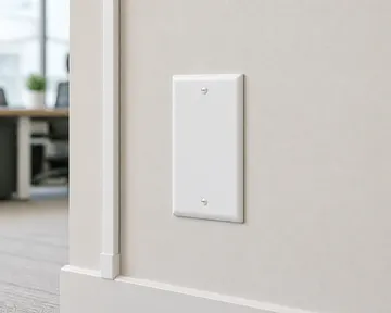 Placa ciega KONGIA instalada en una oficina profesional