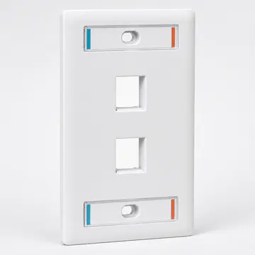Detalle de los etiqueteros transparentes de la placa profesional KONGIA — 1 Puerto